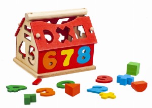 Drewniana zabawka SORTER KSZTAŁTÓW - DOMEK